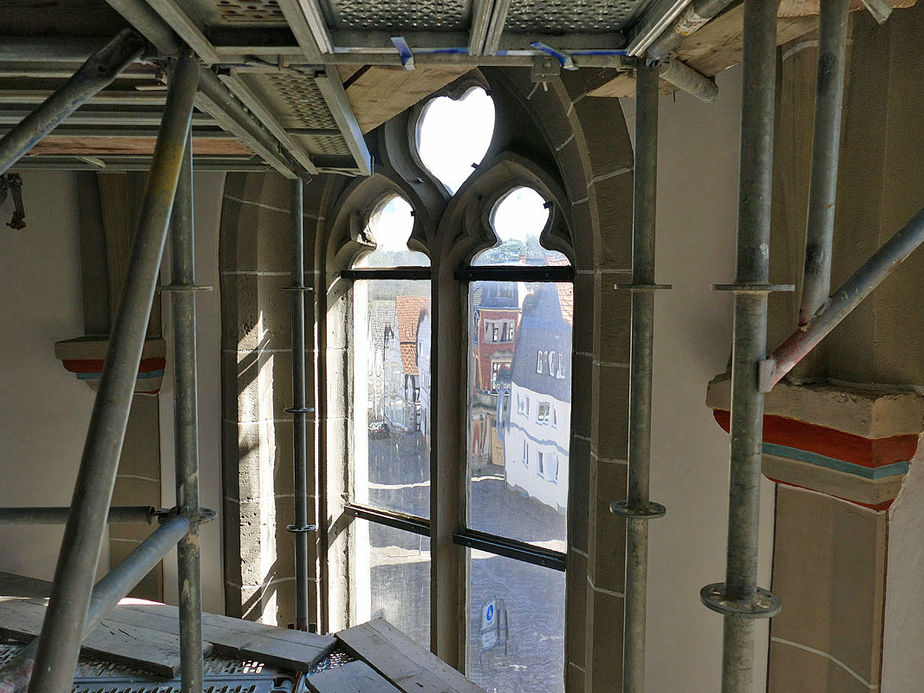 Malerarbeiten in der Stadtpfarrkirche (Foto: Karl-Franz Thiede)